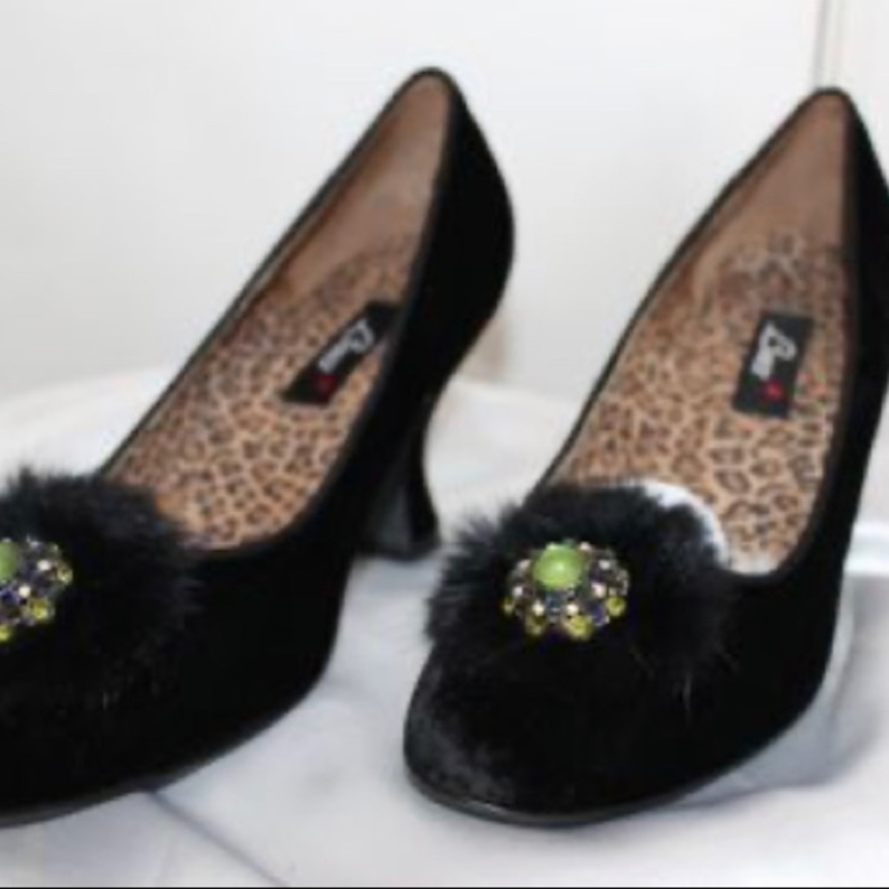 Mid Century Black Velvet Pom Pom Heels Size 8